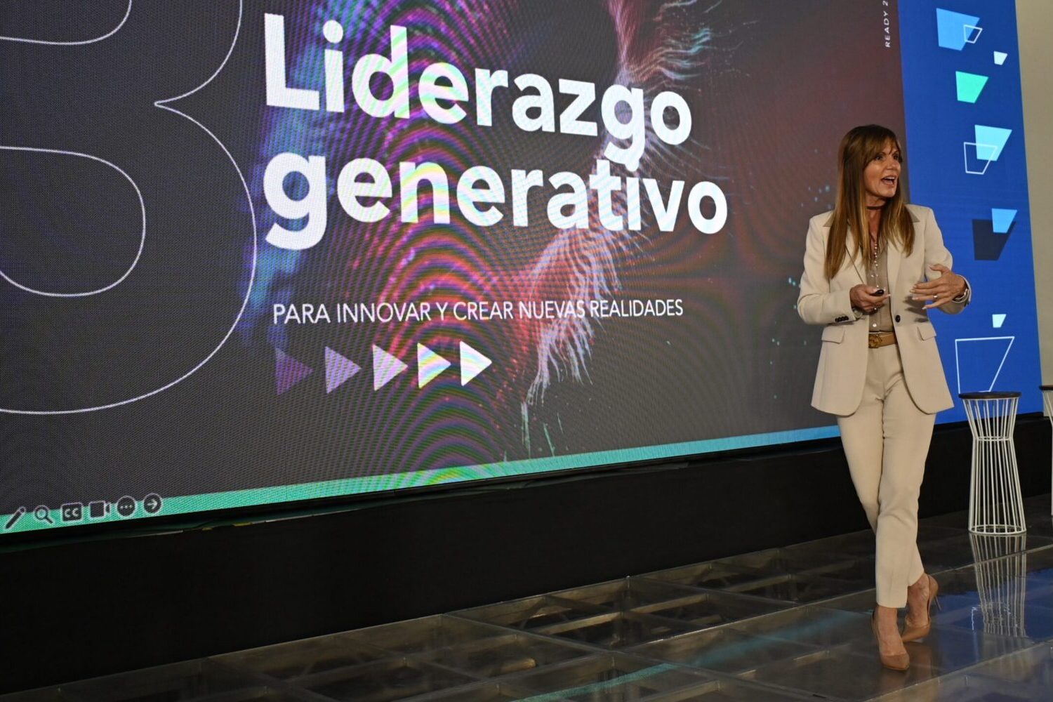 Ready-2-Digital-Sandra-Guazzotti-Speaker-Liderazgo-generativo